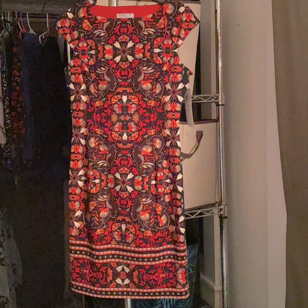 London Style short-sleeved fitted dress